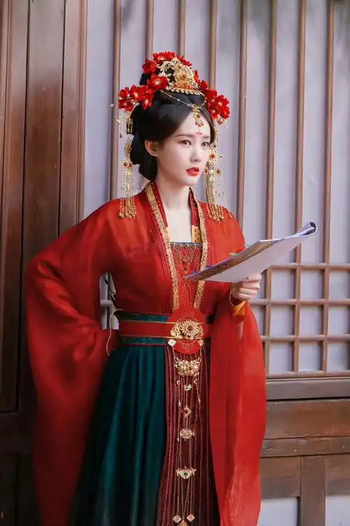 盘点李一桐结婚角色:从《半妖倾城》的聂倾城,《媚者无疆》的晚媚