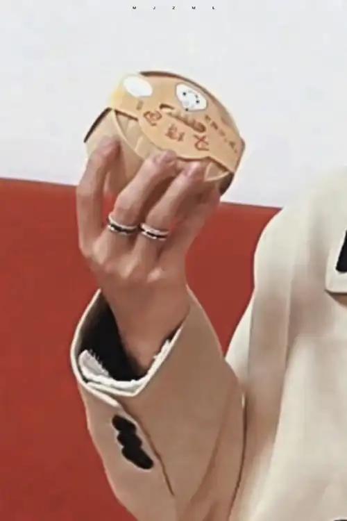 注意看 这可不是一般的手.#马嘉祺 s感之神