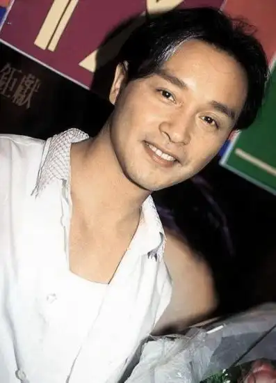 张国荣展露温暖笑容(资料图)