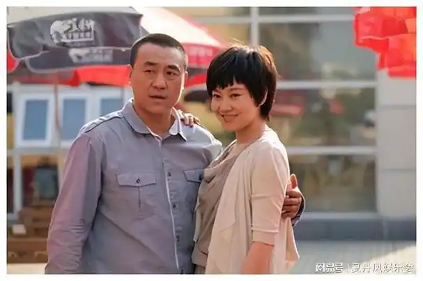 演员何冰之婚姻长青:妻子身份揭晓一切