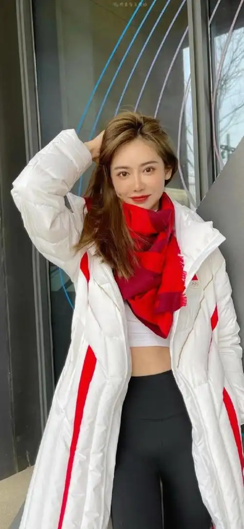 篮球节目美女主持人美娜高清美图