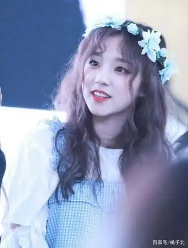 本觉得宋雨琦只有化浓妆才漂亮,看到她卸妆后模样,真是出乎意料