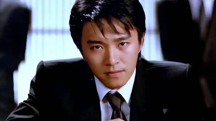 周星驰晚年"众叛亲离",赶走身边好友,两个力挺的伙伴相继离开_一山