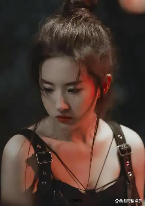 刘亦菲的颜值又高涨了?最近的穿着着实让人惊艳到了