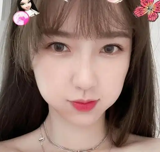 240216迷人怼脸女神虞书欣清新可爱获粉丝无限点赞