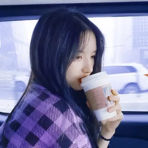 刘些宁头像//拿图点赞