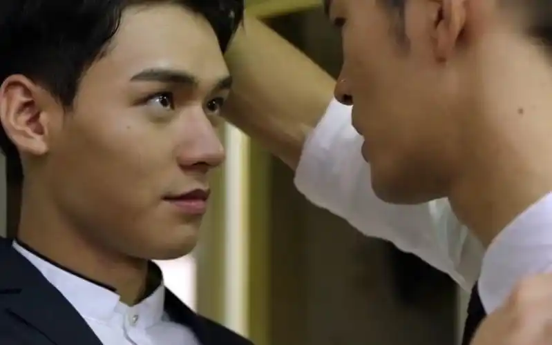 厨房壁咚冷酷攻x傲慢受国产盛势