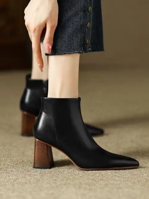 巨有气质的高跟尖头短靴女人味十足