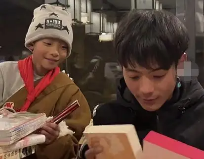 丁真被曝客串喜剧电影,《我们的新生活》通告单曝光!