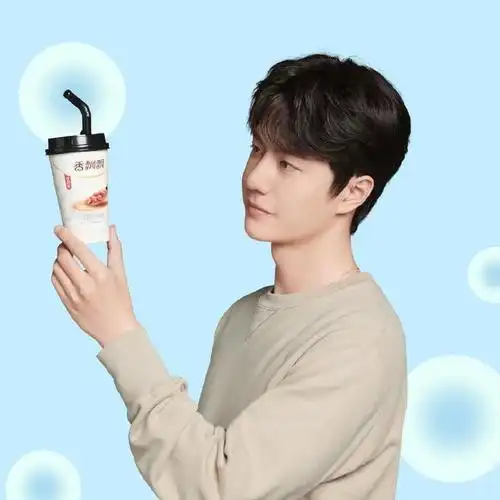 220522王一博香飘飘代言图更新朋友圈背景图可以换上了