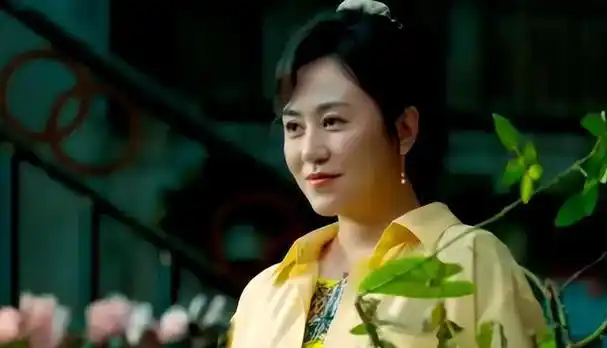 让我们聚光于一位特别的艺术家——我国的一级话剧才女马丽.