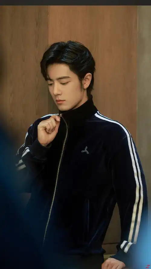 肖战超话#肖战工作室放饭了#    原图壁纸(二)    @x玖少年团肖战