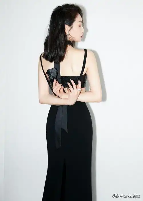 宋茜真是风情万种的女子穿黑色露背礼服秀出好身材性感撩人