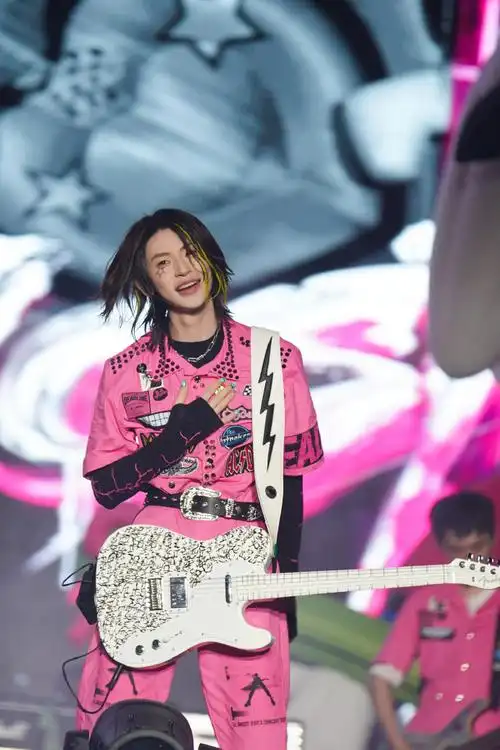 矩浪音乐节##小鬼芭比粉工装裤造型##小鬼王琳凯西安矩浪音乐