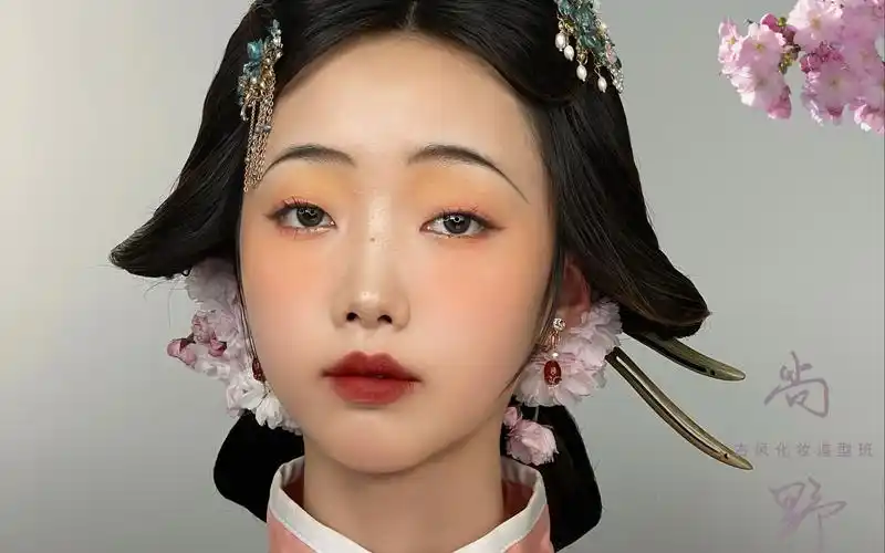 化妆学校化妆教程:单眼皮如何化古风妆容?仙气好看中国风古装造型教程