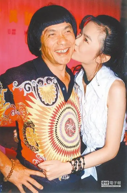 浪姐5疑似隐藏c位为父还债2亿刘德华起立为她鼓掌