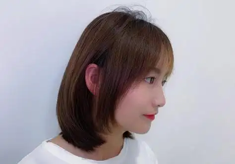 额头尖适合什么发型图片,中年方脸女士流行短发设计在这里_女生扫一扫