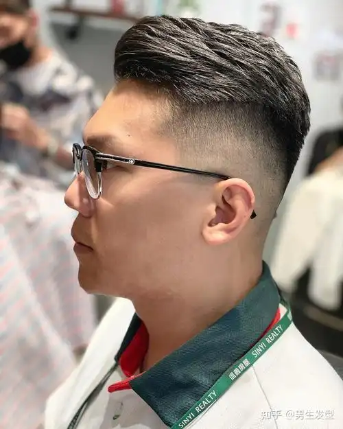 四十岁大叔剪发只会剃光别乱来这才是成熟男士该有的发型