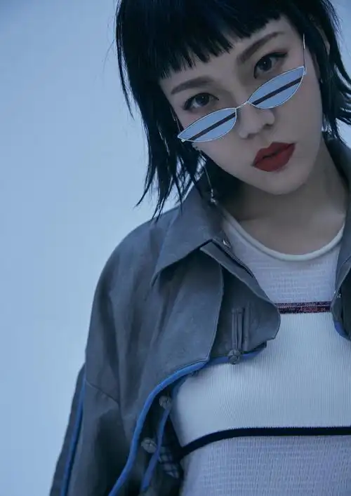 吴莫愁性感写真图片19