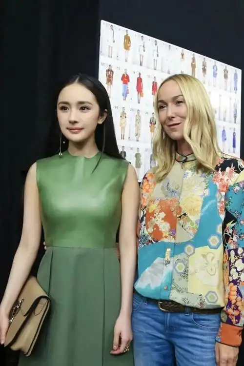 倪妮的料太精彩了天涯(力挺张艺谋后被造黑料,今靠结识李宇春逆转人生