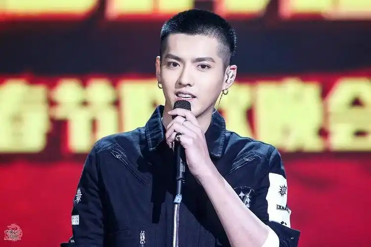 9kila9的相册-短发吴亦凡