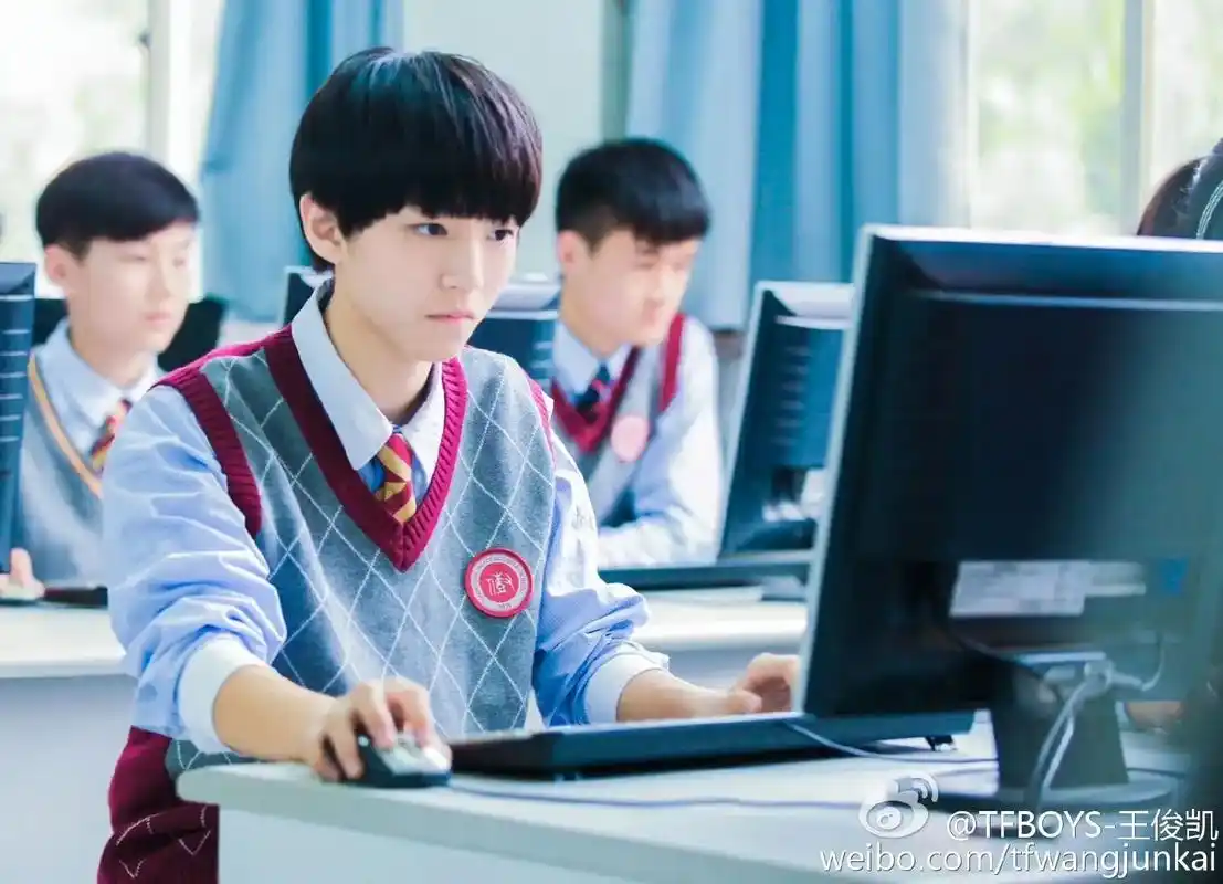 王俊凯 这是2014年到2015年的小凯 是15岁到16岁 - 抖音