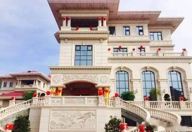 别墅设计图:下面这款福建省连江县吴总私人定制的别墅,外观气派十足