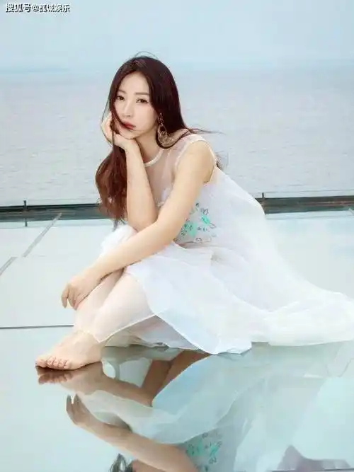 柳岩的勇敢和坦诚让人敬佩,她的经历也提醒了我们在高压环境下要重视