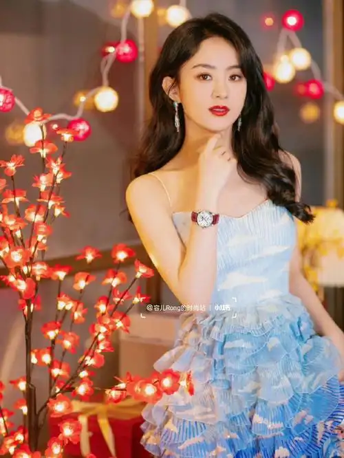 赵丽颖云朵78图案吊带礼服