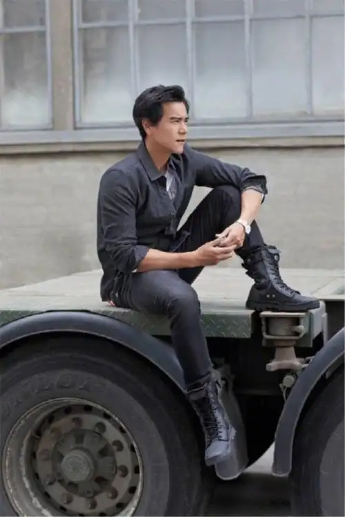 彭于晏时尚大片穿个牛仔外套都帅爆了这才是理想男友穿搭