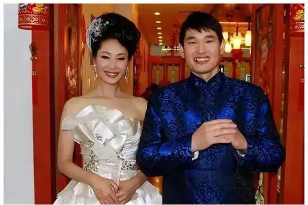 于文华透露,她和朱之文的关系已超出普通姐弟范畴,视他如亲弟弟般关心