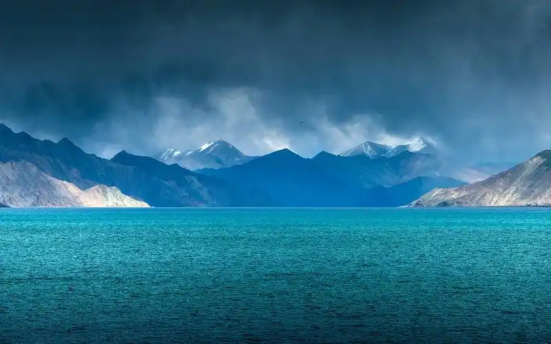 印度,湖,山,云,蓝色 壁纸