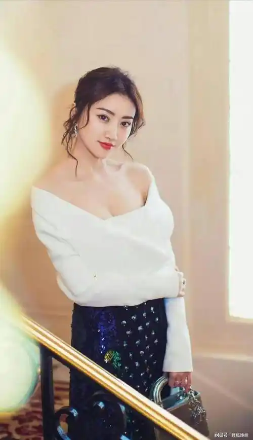 景甜难得一见的照片,既清纯又性感,让多少宅男沦陷._网友_印象_衣角