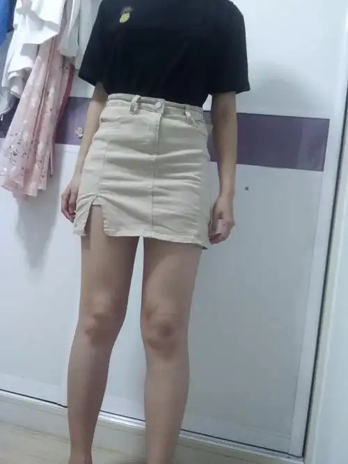 姐妹们觉得这条裙子短吗?