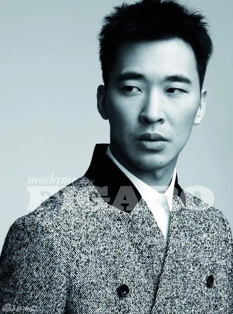 黄立行拍费加罗大片