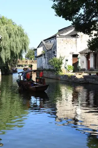 江南古镇水乡佛国