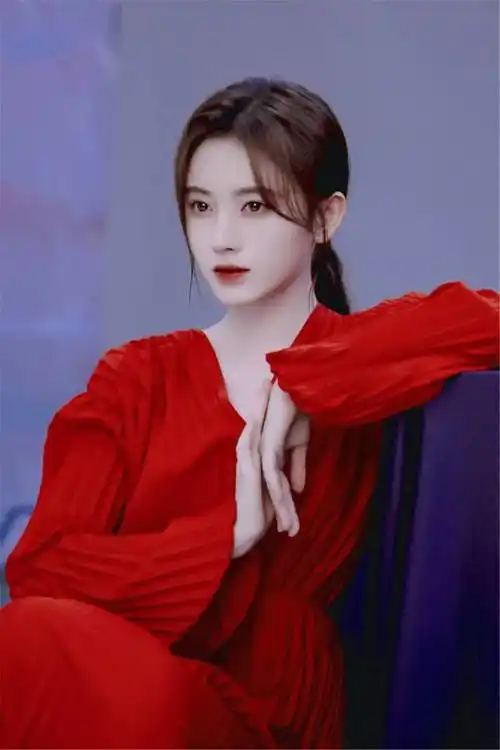 本以为鞠婧祎清纯脸不适合反派角色,看到黑化的她,眼神让人心颤!