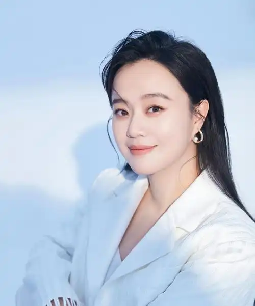 何翯(中国内地女演员)_尚可名片