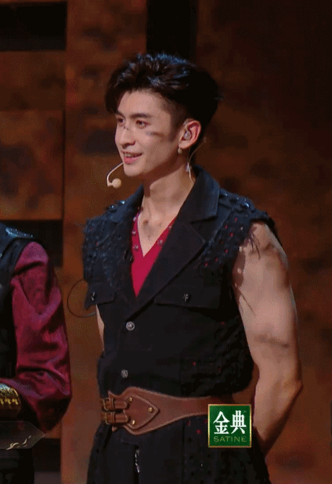 七月无事发生关注打开新页热度(136)评论(10)推荐张云龙dayon好甜好软