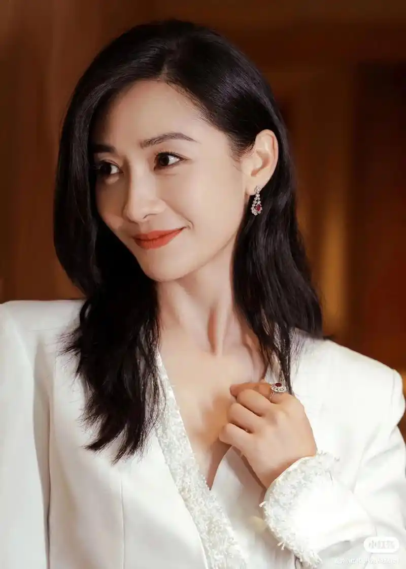 陶昕然 in moneta .灵动柔美 优雅怡然 演员#陶昕 - 抖音