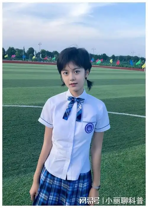 娱乐圈7位00后当红明星易烊千玺吴磊上榜她让人意外