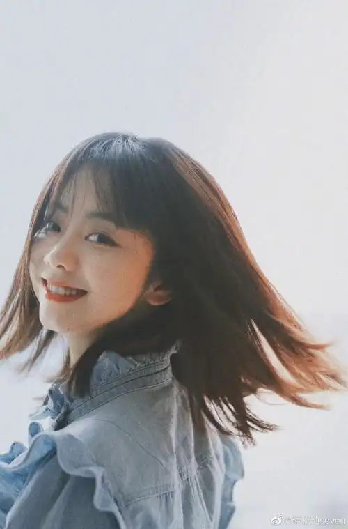 谭松韵秋日胶片风写真##谭松韵故事感胶片照