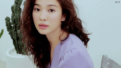 宋慧乔海藻卷发像大妈?难道卷度越小越显老?