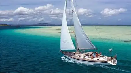 海上帆船为何会逆风行驶?通过动画了解受力过程,看完