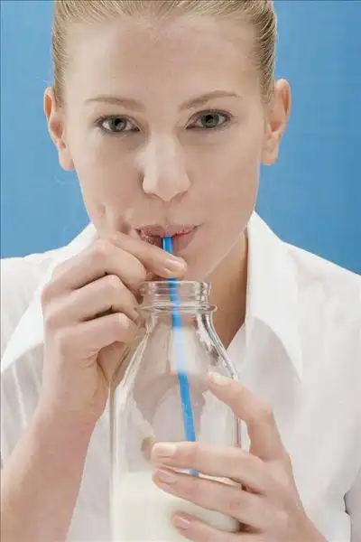 吸管,喝牛奶,女人,年轻,瓶子