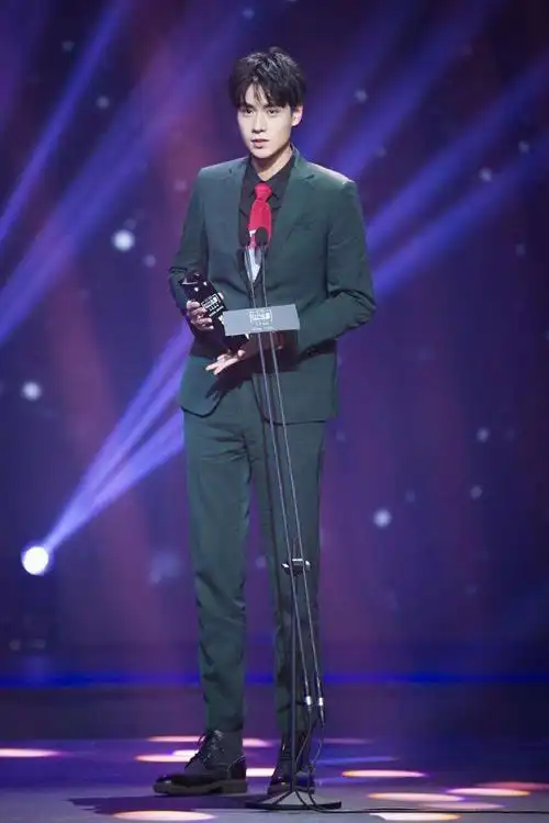 活跃版面提名内娱188以上的男明星吧娱乐圈的188男团快来提名