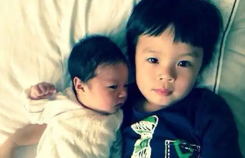 邓超女儿和儿子.