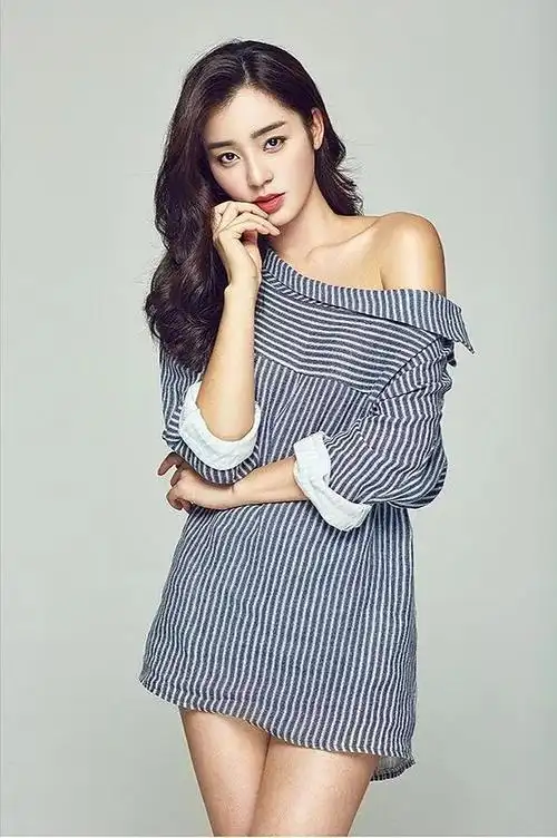 张梦露靓丽性感风采照人的女神