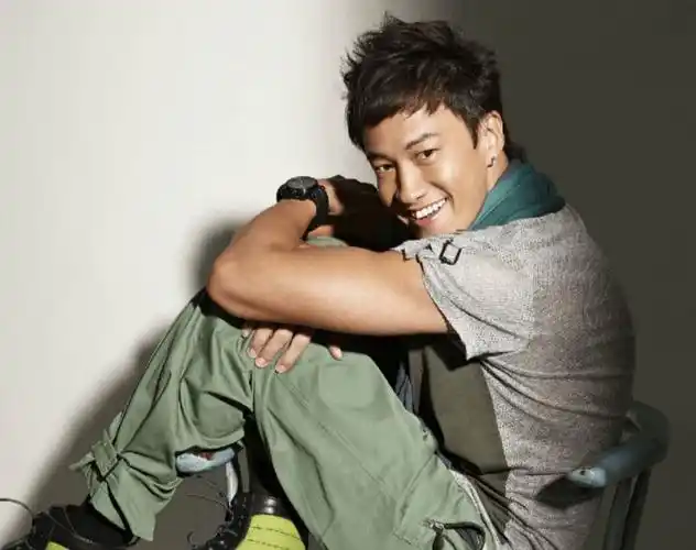 44岁何润东近照曝光,妻子越来越漂亮,网友:幸福肥 - 方物云洛阳水果