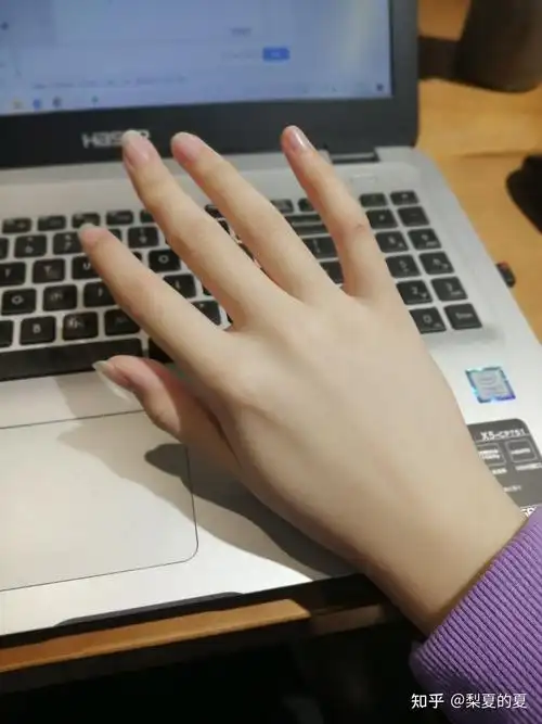 女生如何养出一双好看的手呢